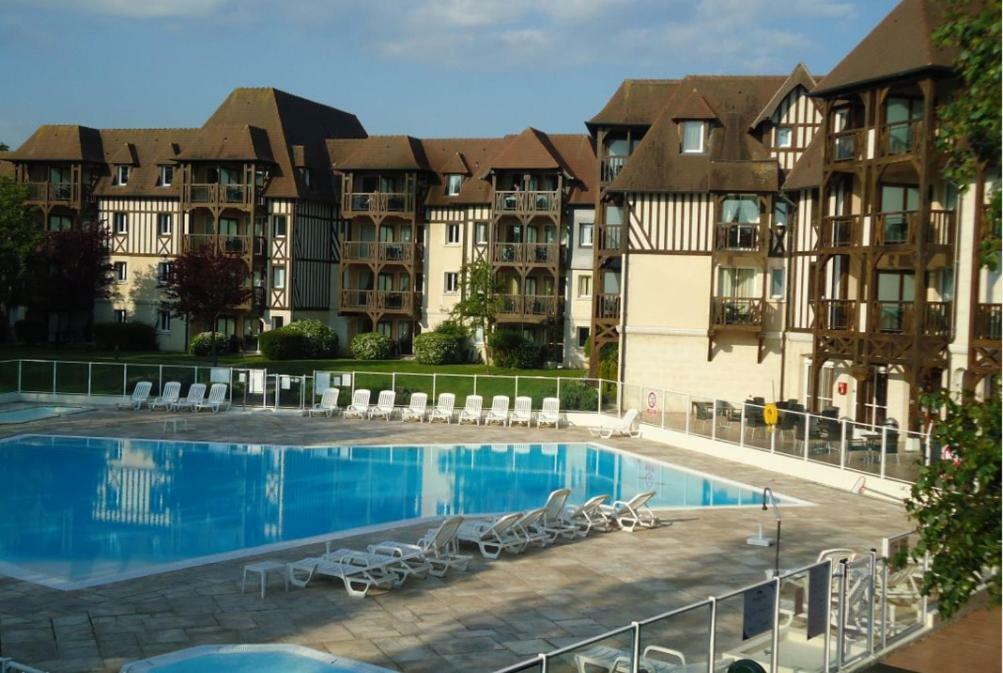 Tres Bel Appartement 8 Personnes Wifi Offert Deauville Eksteriør bilde